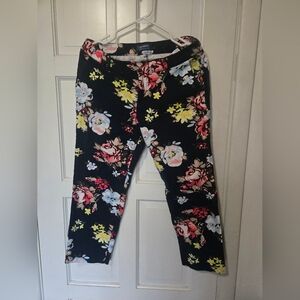 Old Navy Women's Floral Stretch Pants - Black with Multicolor Blooms 8